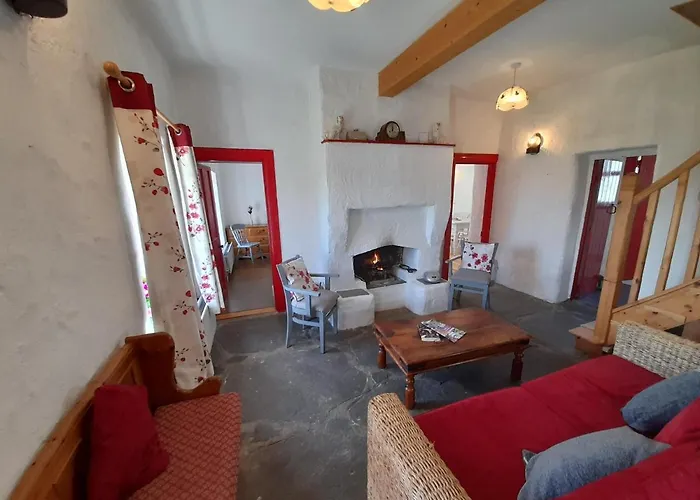 Donegal Thatched Cottage *